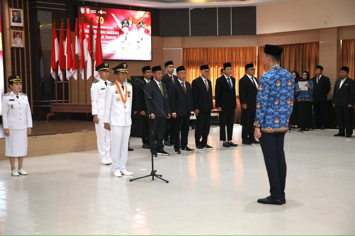 Wali Kota Batam Amsakar Achmad saat pimpin upacara otda pada Senin (27/4/2026). Foto:Diskominfo