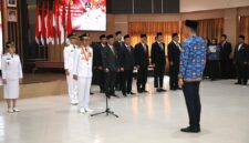 Wali Kota Batam Amsakar Achmad saat pimpin upacara otda pada Senin (27/4/2026). Foto:Diskominfo