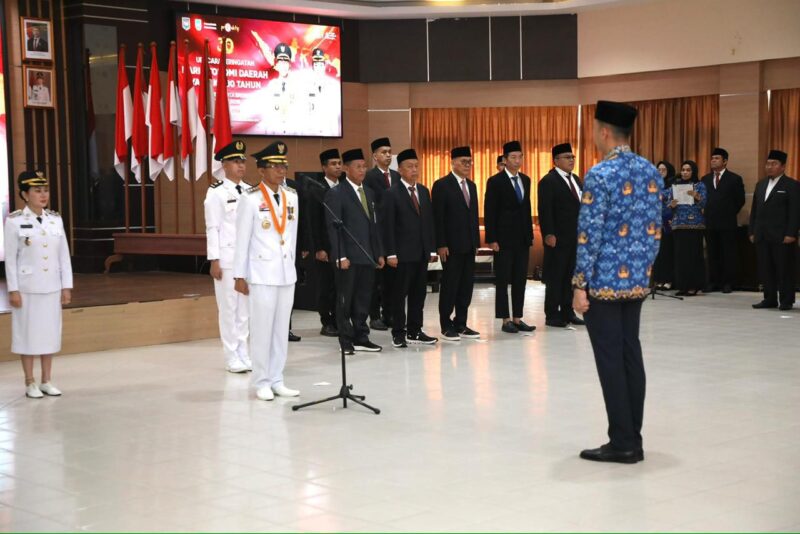 Wali Kota Batam Amsakar Achmad saat pimpin upacara otda pada Senin (27/4/2026). Foto:Diskominfo