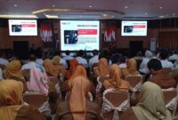 Direktur Koordinasi dan Supervisi Wilayah I KPK, Agung Yudha Wibowo memberikan pemaparan kerawanan korupsi di kota Batam dihadapan wali Kota Batam dan juga pejabat Pemko Batam, di lantai IV kantor wali Kota Batam, Selasa (7/4/2026). Matapedia6.com/Luci