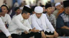 Aa Gym bersama Wali Kota Batam Amsakar Achmad. Foto:Diskominfo Batam