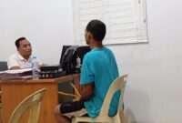 Terduga pelaku saat diperiksa penyidik Polsek Sagulung, Selasa (28/4/2026). Foto:Rega/matapedia