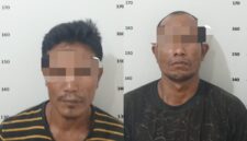 Kedua tersangka saat diamankan di Polsek Sagulung. Foto:Ist