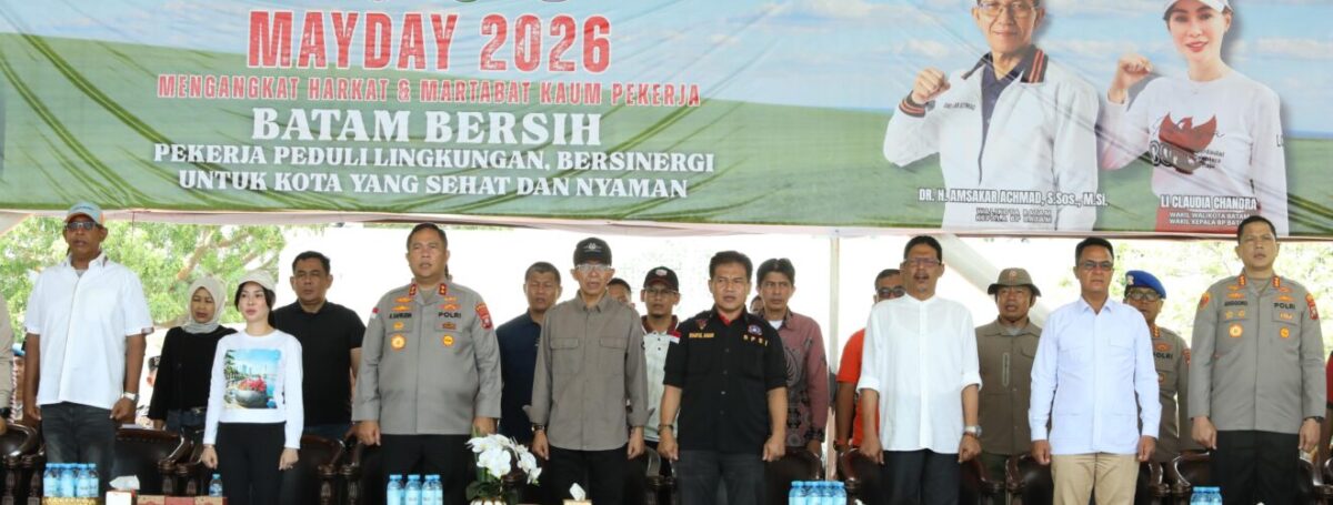 Ketua DPRD Batam Kamaluddin dan Wakil Ketua DPRD Batam Aweng sebelah kiri. Foto:Ist