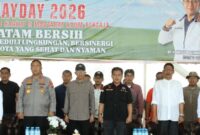 Ketua DPRD Batam Kamaluddin dan Wakil Ketua DPRD Batam Aweng sebelah kiri. Foto:Ist