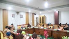 Kunjungan sekolah SMPIT ke DPRD Kota Batam pada Rabu (6/5/2026). Foto:Sekwan