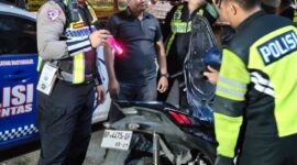 Petugas Satlantas Polresta Barelang tindak motor kendaraan brong, Sabtu (2/5/2026). Foto:Humas Polresta Barelang