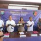 Polisi mengekspos perusakan ratusan batang pohon jati di Batam, Kamis (7/5/2026). Foto:Ist