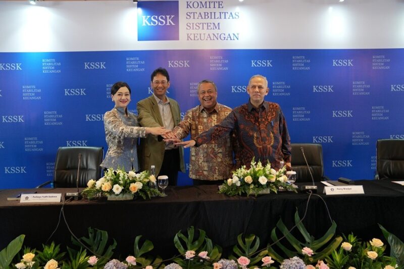Menkeu bersama OJK dan Bank Indonesia. Foto:Istimewa