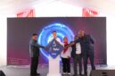 Gubernur Kepala Daerah Papua yang diwakili oleh L. Christian Sohilait, Wakil Menteri Komunikasi dan Digital RI Angga Raka Prabowo, Direktur Utama Telkom Dian Siswarini, Wakil Konsulat Papua Nugini di Jayapura Leon Galemo, dan CEO PNG DataCo Paul Komboi meresmikan kabel laut lintas batas pertama yang menghubungkan Indonesia dan Papua Nugini guna memperkuat konektivitas digital di Kawasan Timur Indonesia serta membuka koridor digital baru menuju Asia-Pasifik, Jumat (8/5/2026). Foto: Telkom