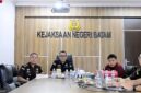 Kepala Kejaksaan Negeri Batam saat pimpin ekspose kasus restorative justice. Foto:Istimewa