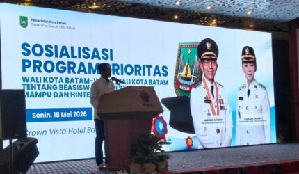 Wali Kota Batam Amsakar Achmad saat memberikan sambutan pada sosialisasikan program prioritas Wali Kota dan Wakil Wali Kota Batam di Hotel Vista, Senin (18/5/2026). Matapedia6.com/Luci