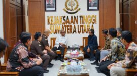 Pertamina Patra Niaga dengan Kejaksaan Tinggi Sumatera Utara guna mendukung tata kelola perusahaan yang akuntabel sekaligus menjaga kelancaran distribusi energi di wilayah Sumatera Utara dan sekitarnya, Selasa (19/5/2026). Foto:Istimewa