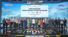 Kolaborasi itu diwujudkan melalui program “Awak Pesawat Investor Saham” yang diluncurkan di Main Hall BEI, Kamis (21/5/2026).