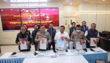 Wakapolda Kepri Brigjen Pol Anom Wibowo dan Wakil Kepala BGN serta Waka Polresta Barelang saat menunjukkan barang bukti dugaan penipuan MBG kepada wartawan, Sabtu (23/5/2026). Foto:Dok. Humas Polresta Barelang