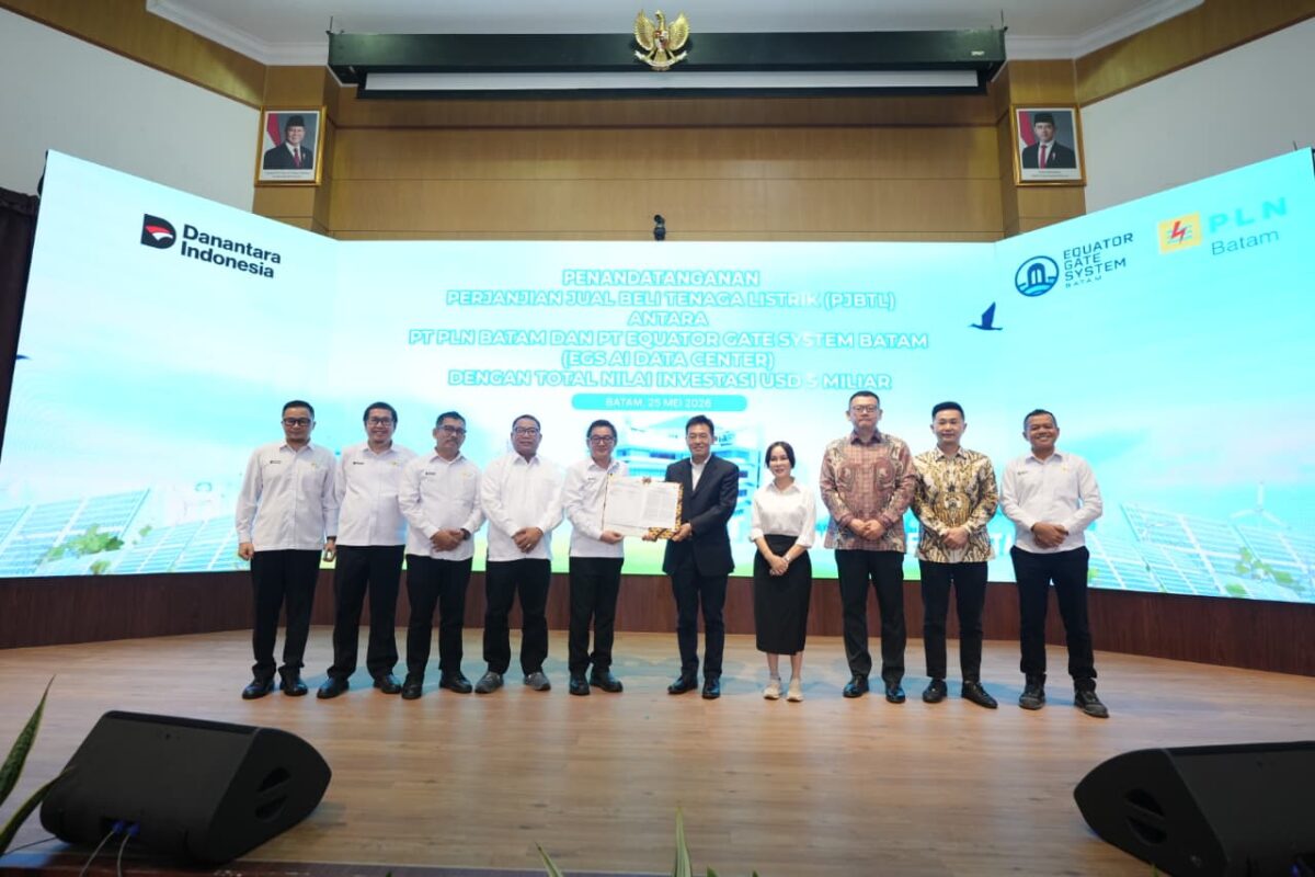 PT PLN Batam dan PT Equator Gate System (EGS) Batam memperkuat ekosistem digital di Batam melalui penandatanganan Perjanjian Jual Beli Tenaga Listrik (PJBTL) untuk pembangunan EGS AI Data Center di Nongsa, Senin (25/5/2026). Foto:Istimewa