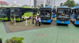 Bus trans Batam yang baru untuk memperkuat layanan transfortasi di Kota Batam saat di barisan di engku Putri Batam Centre, Selasa (26/5/2026). Matapedia6.cm/luci