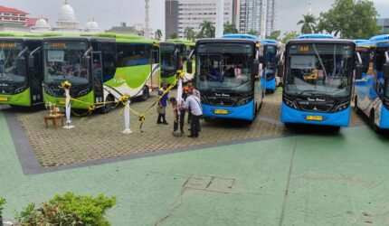 Bus trans Batam yang baru untuk memperkuat layanan transfortasi di Kota Batam saat di barisan di engku Putri Batam Centre, Selasa (26/5/2026). Matapedia6.cm/luci