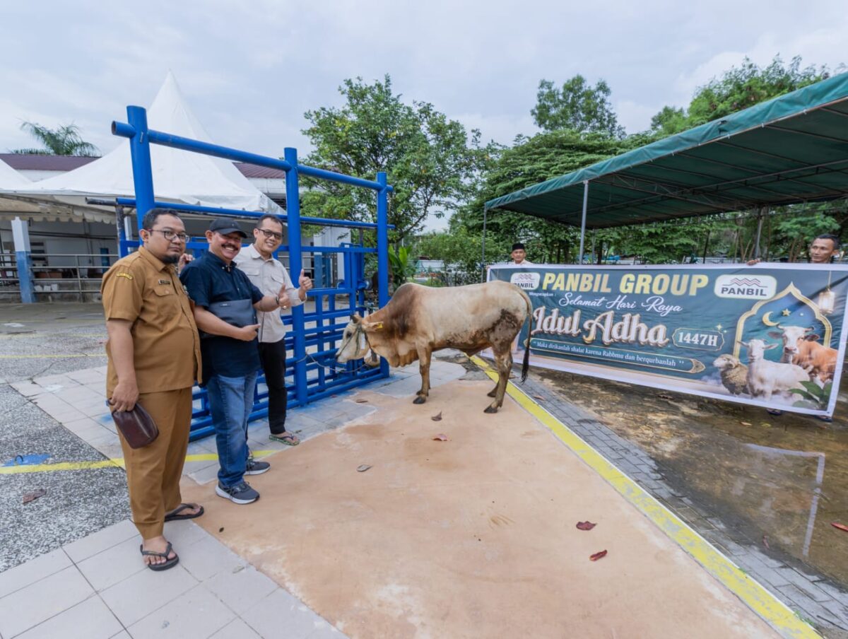 Panbil Group Salurkan 24 Hewan Kurban hingga Pulau Ngenang dan Tanjung Sauh di Batam. Foto:Istimewa