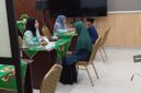 Para calon siswa saat mengikuti tes ujian akademik di MTsN 1 Batam, Jumat (1/5/2026). Foto:Rega/matapedia