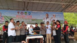Ketua SPSI Kepri Saiful bersama pemerintah di acara May day, Jumat (1/5/2026). Foto:Rega/matapedia