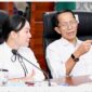 Wali kota Batam Amsakar Achmad bersama Li Claudia Chandra. Foto:Diskominfo Batam