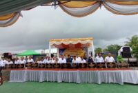 Gubernur Kepri Ansar Ahmad bersama kepala sekolah direvitalisasi di SMKN 11 Batam, Rabu (13/5/2026). Foto:Rega/matapedia