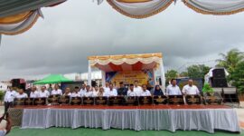 Gubernur Kepri Ansar Ahmad bersama kepala sekolah direvitalisasi di SMKN 11 Batam, Rabu (13/5/2026). Foto:Rega/matapedia