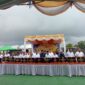 Gubernur Kepri Ansar Ahmad bersama kepala sekolah direvitalisasi di SMKN 11 Batam, Rabu (13/5/2026). Foto:Rega/matapedia
