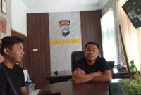 Kapolsek Sei Beduk, Iptu Alex Yasral saat diwawancara wartawan di ruangannya, Sabtu (23/5/2026). Foto:Rega/matapedia