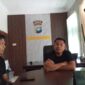 Kapolsek Sei Beduk, Iptu Alex Yasral saat diwawancara wartawan di ruangannya, Sabtu (23/5/2026). Foto:Rega/matapedia