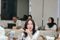 Wakil Kepala BP Batam yang juga wali Kota Batam sekaligus Plh Li Claudia Chandra saat rapat bersama camat dan lurah pada 26 Mei 2026. FotO: Screenshot