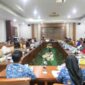 Komisi IV DPRD Kota Batam memanggil sejumlah pihak dalam Rapat Dengar Pendapat Umum (RDPU) untuk membahas dugaan ketidaksesuaian administrasi dan legalitas penyelenggaraan Kelompok Bermain (KB) atau Playgroup Yayasan Djuwita Prakarsa, Rabu (17/6/2026). Foto: Dok. DPRD Batam