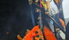 KSOP Batam Evakuasi 9 Awak MV Golden Star 1 yang Tenggelam. Foto:Istimewa