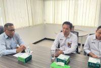 Kepala Operasional PELNI Cabang Batam, Mulyadi kiri. Foto:Rega/matapedia