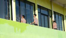 Polda Kepulauan Riau menggelar bakti religi di Masjid Katijah Sani, Sambau, Batam, Rabu (17/6/2026). Foto: Humas Polda Kepri