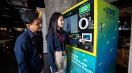 
TelkomGroup memperkuat transformasi bisnis dan implementasi ESG untuk menciptakan pertumbuhan berkelanjutan, meningkatkan daya saing, serta menghadirkan nilai jangka panjang bagi lingkungan, masyarakat, dan bisnis. Foto:Telkom