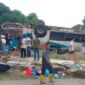 Kondisi bus pariwisata yang membawa rombongan jemaat HKBP Tembesi  terbalik di kawasan Pantai Melur, Barelang Batam, Sabtu (20/6/2026). Matapedia6.com/Istimewa