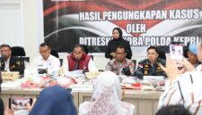 Direktur Reserse Narkoba Polda Kepri, Kombes Pol Suyono pimpin ungkap kasus peredaran narkotika di Kepri Periode April-Juni 2026 yang dilaksanakan di Polda Kepri, Senin (22/6/2026). Matapedia6.com/Dok humas Polda