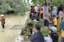 Timsar saat melakukan pencarian anak dua tahun yang hanyut terbawa arus air di saluran drainase di Tanjung Sengkuang, Batuampar, Kota Batam Provinsi Kepri, Senin (22/6/2026). Matapedia6.com/Luci