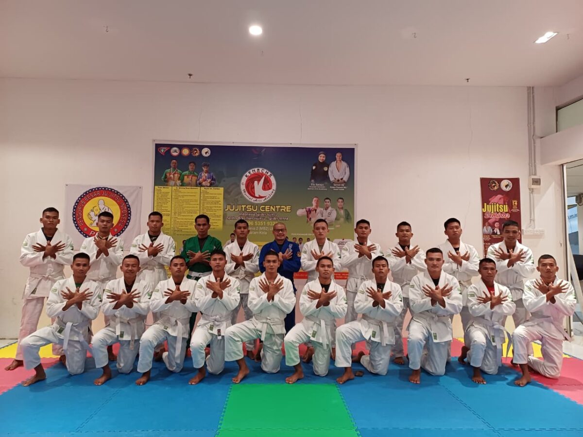 Sebanyak 20 prajurit Yonif TP 849/Beladau Sakti, Lingga, mengikuti pelatihan beladiri jujitsu di Batam. Foto:Habibi/matapedia