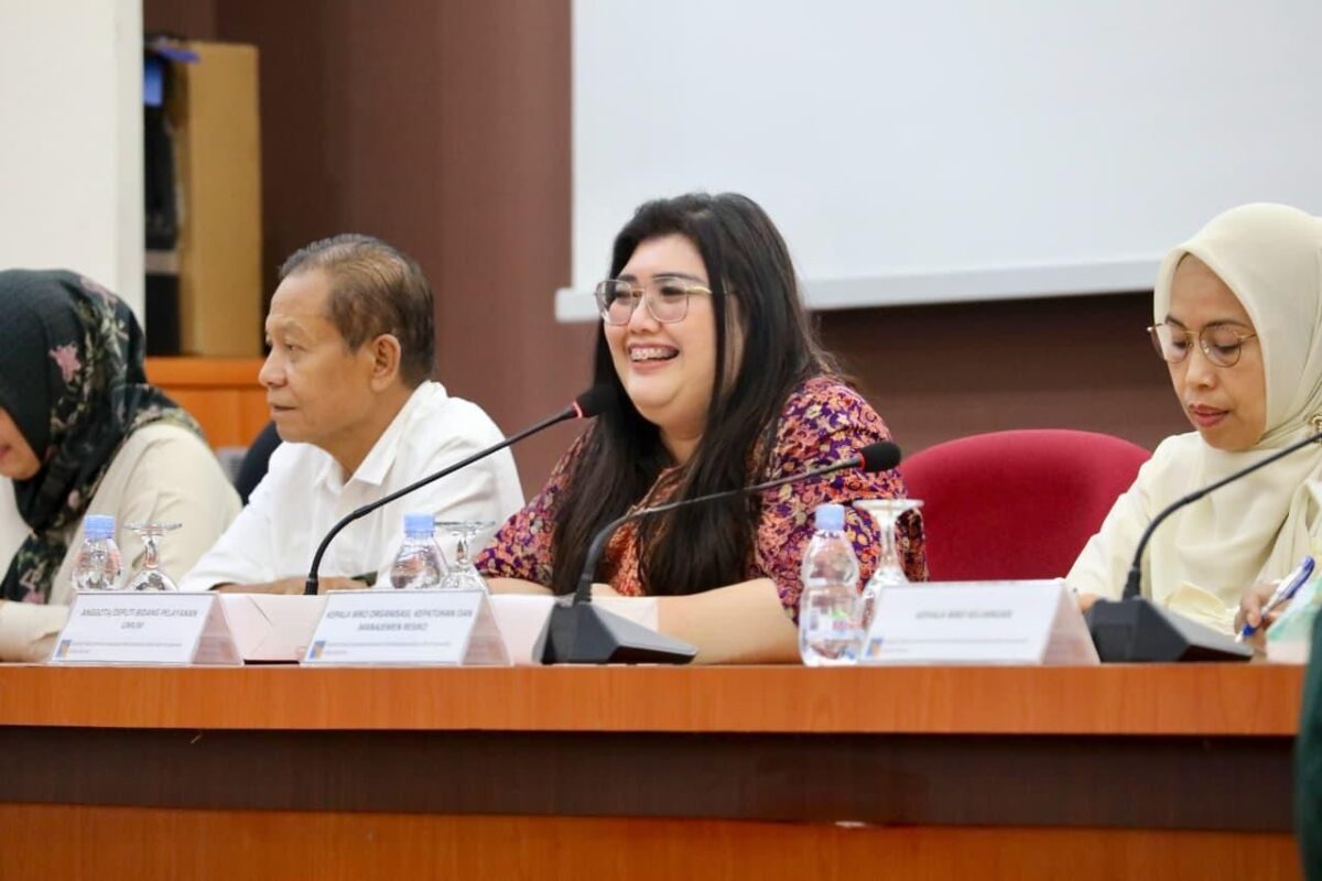 Anggota/Deputi Bidang Pelayanan Umum BP Batam, Ariastuty Sirait, menerima kunjungan akademik mahasiswa Universitas Batam (Uniba) di Conference Room IT Center, Kamis (25/6/2026). Foto:Humas BP