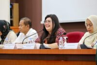 Anggota/Deputi Bidang Pelayanan Umum BP Batam, Ariastuty Sirait, menerima kunjungan akademik mahasiswa Universitas Batam (Uniba) di Conference Room IT Center, Kamis (25/6/2026). Foto:Humas BP