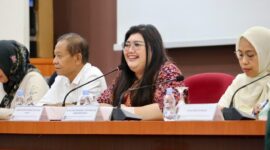 Anggota/Deputi Bidang Pelayanan Umum BP Batam, Ariastuty Sirait, menerima kunjungan akademik mahasiswa Universitas Batam (Uniba) di Conference Room IT Center, Kamis (25/6/2026). Foto:Humas BP