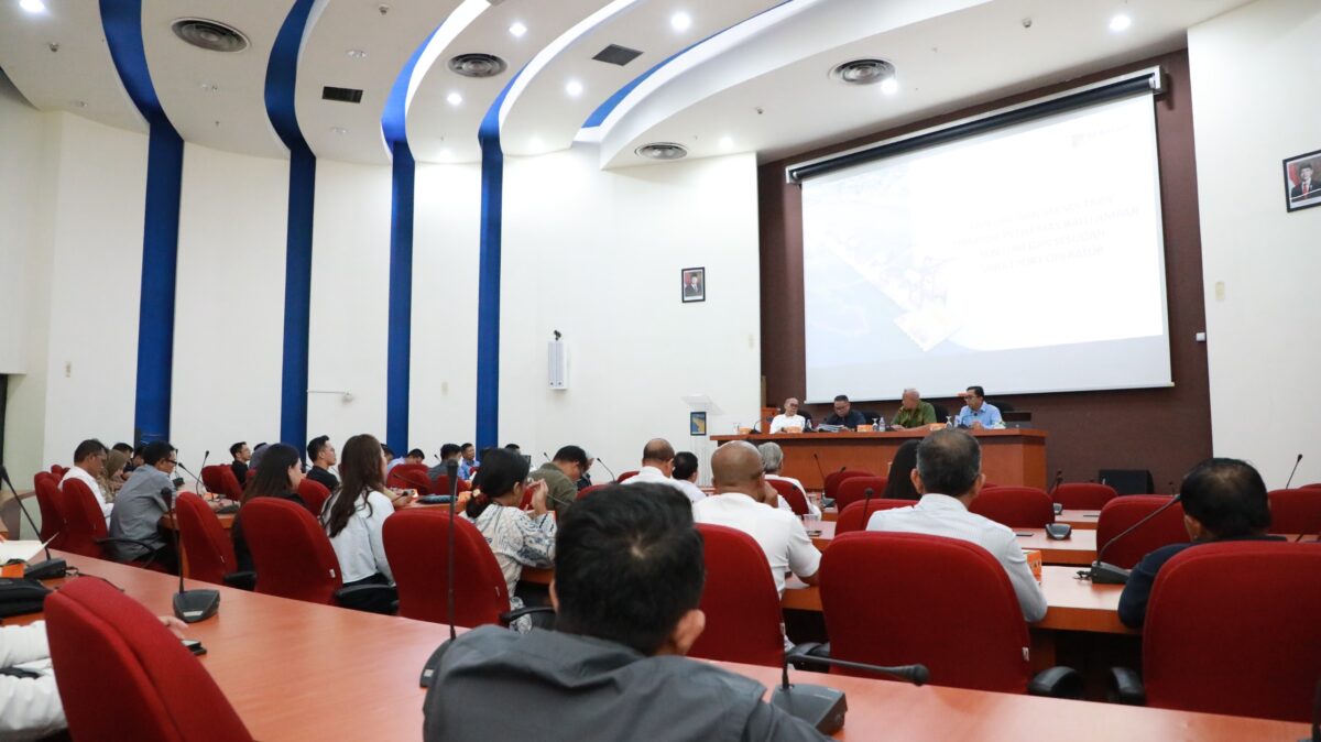 Keputusan tersebut lahir dari dialog yang melibatkan asosiasi pelaku usaha, operator terminal, perusahaan logistik, pengguna jasa, dan berbagai pemangku kepentingan di Conference Hall IT Center BP Batam, Kamis (25/6/2026). Foto:Humas BP Batam