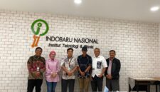 Rektor IIBN, Dr. Jontro Simanjuntak, saat menerima kunjungan Ketua PWI Kota Batam Muhammad Khafi Anshary, Sekretaris SIWO PWI Pusat Deni Risman, dan Wakil Ketua Hubungan Antar Lembaga PWI Batam Nikson Simanjuntak, Jumat (26/6/2026). Foto:Istimewa