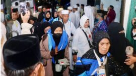 Sebanyak 442 jemaah haji yang tergabung dalam Kloter 1 Debarkasi Batam kembali ke Tanah Air setelah menuntaskan rangkaian ibadah haji di Tanah Suci. Kedatangan mereka di Aula Arafah 1 Asrama Haji Batam Centre, Senin (1/6/2026). Foto:Diskominfo Batam