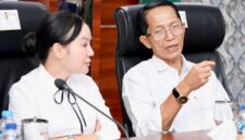 Wali kota Batam Amsakar Achmad bersama Wali Kota Batam Li Claudia Chandra. Foto: Diskominfo