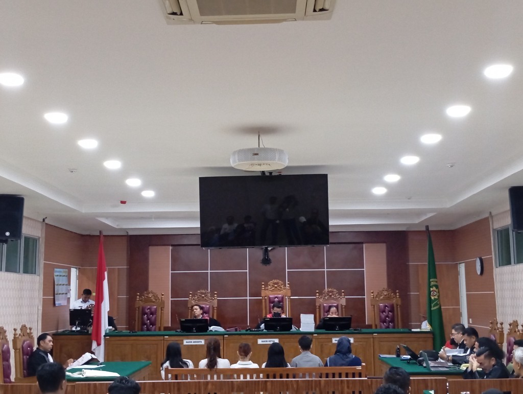 Sidang lanjutan kasus pembunuhan berencana terhadap calon Ladies Companion (LC) Dwi Putri Aprilian Dini kembali digelar di Pengadilan Negeri Batam, Senin (8/6/2026). Foto:Rega/matapedia