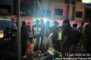 Anggota Polsek Bengkong saat mendatangi Tempat Kejadian Perkara usai terduga pelaku pencurian diamankan warga, Kamis (11/6/2026).